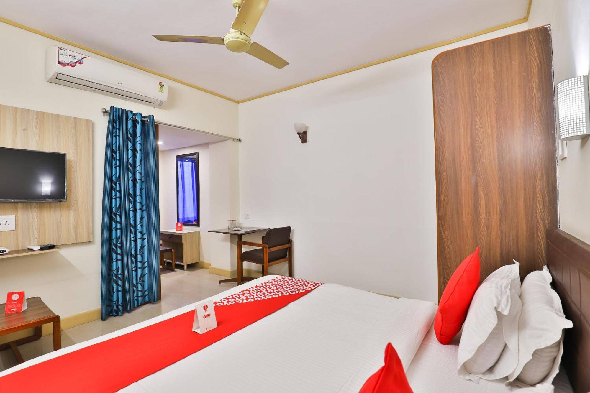Hotel O Utsav Vadodara Eksteriør billede