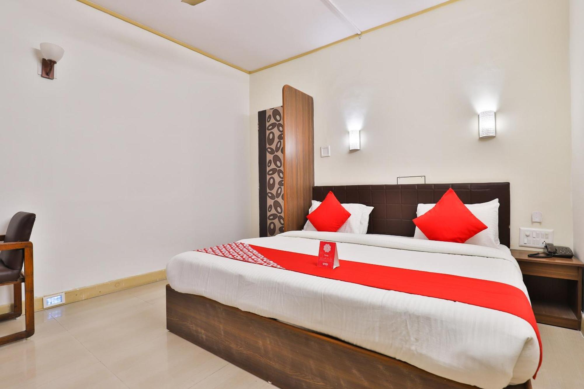Hotel O Utsav Vadodara Eksteriør billede